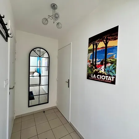Calypso, Vue Apartment